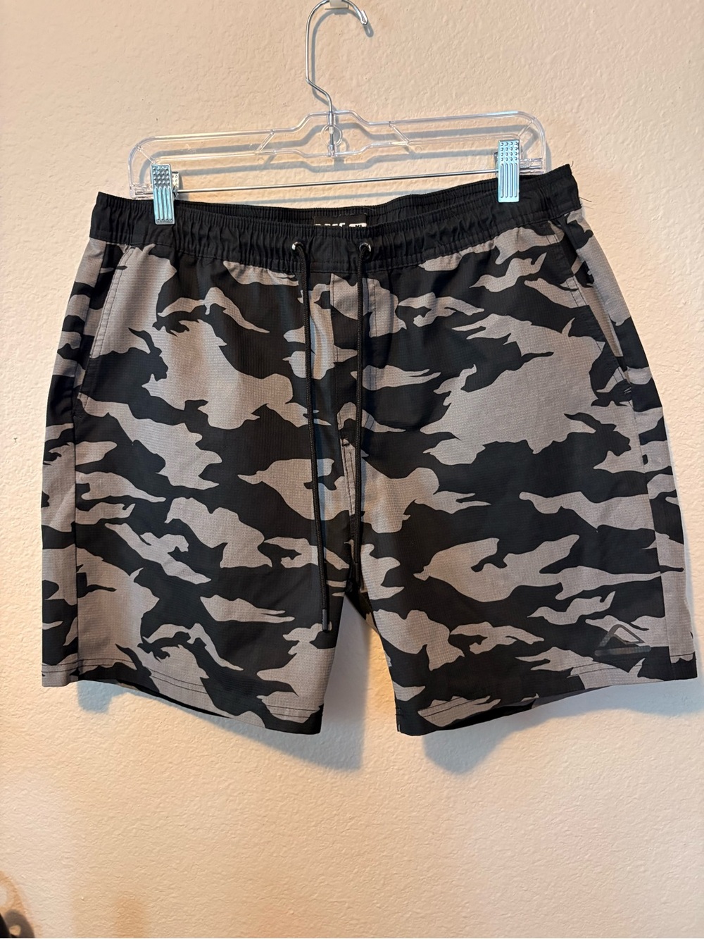 Reef Men's Black & Gray Camo Swim Trunks